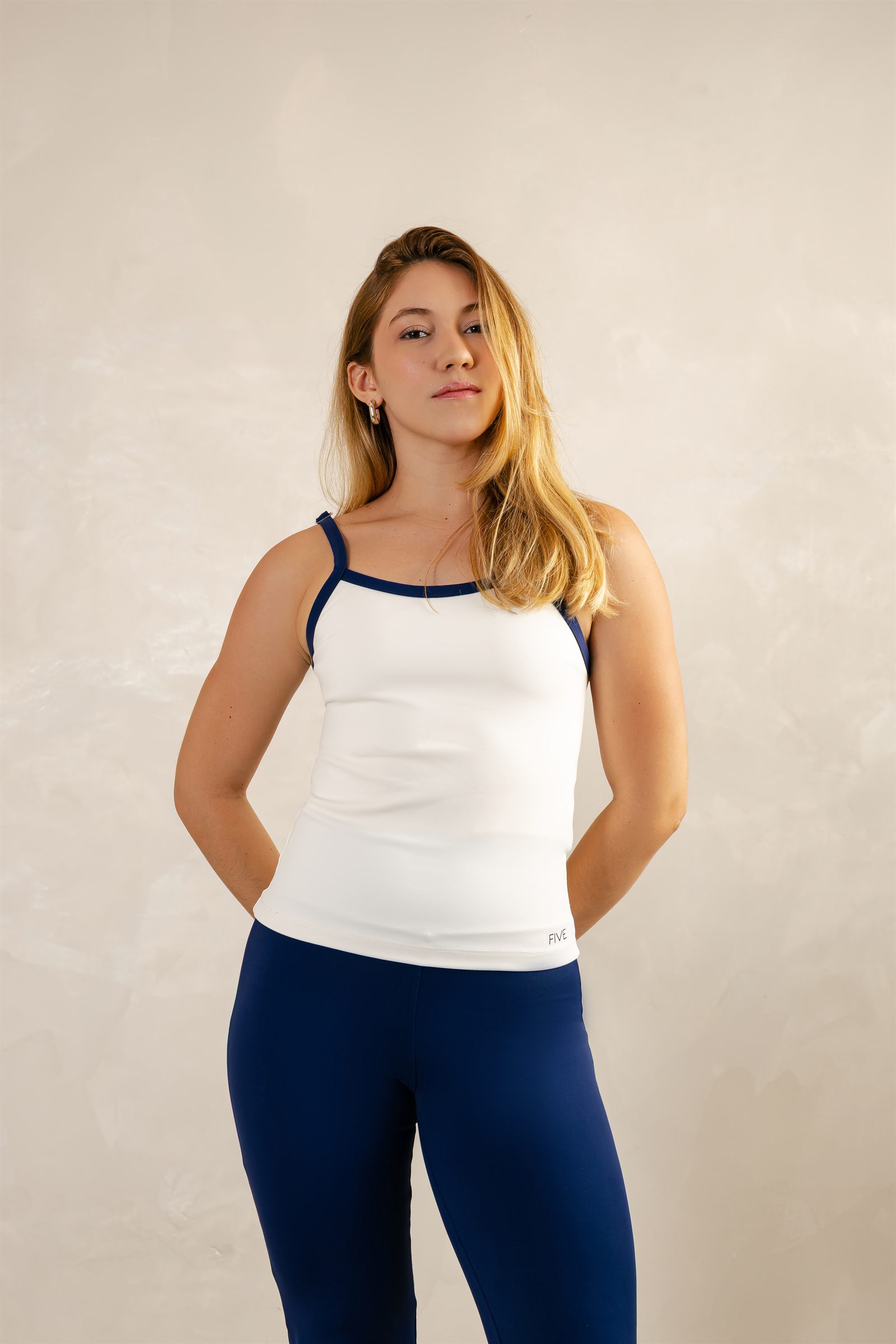 Camiseta Alcinhas com Viés — Off White · viés Azul Marinho