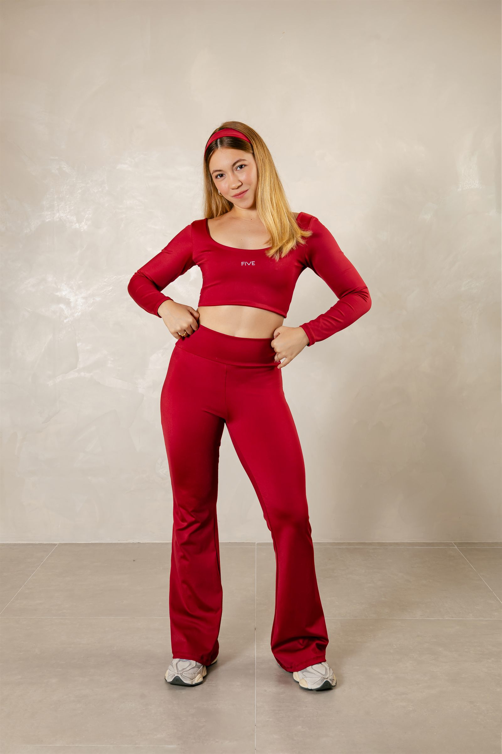 Cropped Manga Longa Decote U — Vinho